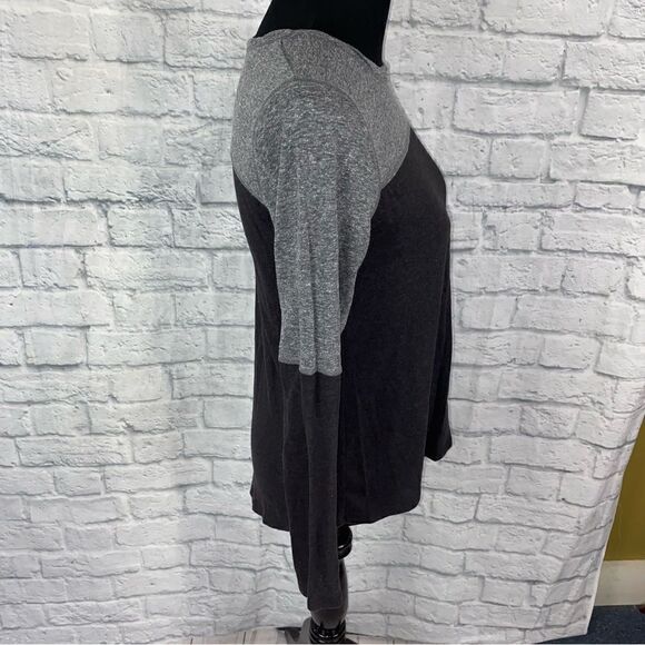 Champion color block Longsleeve Crewneck top w/one side slit black/grey sz Small - Picture 6 of 10